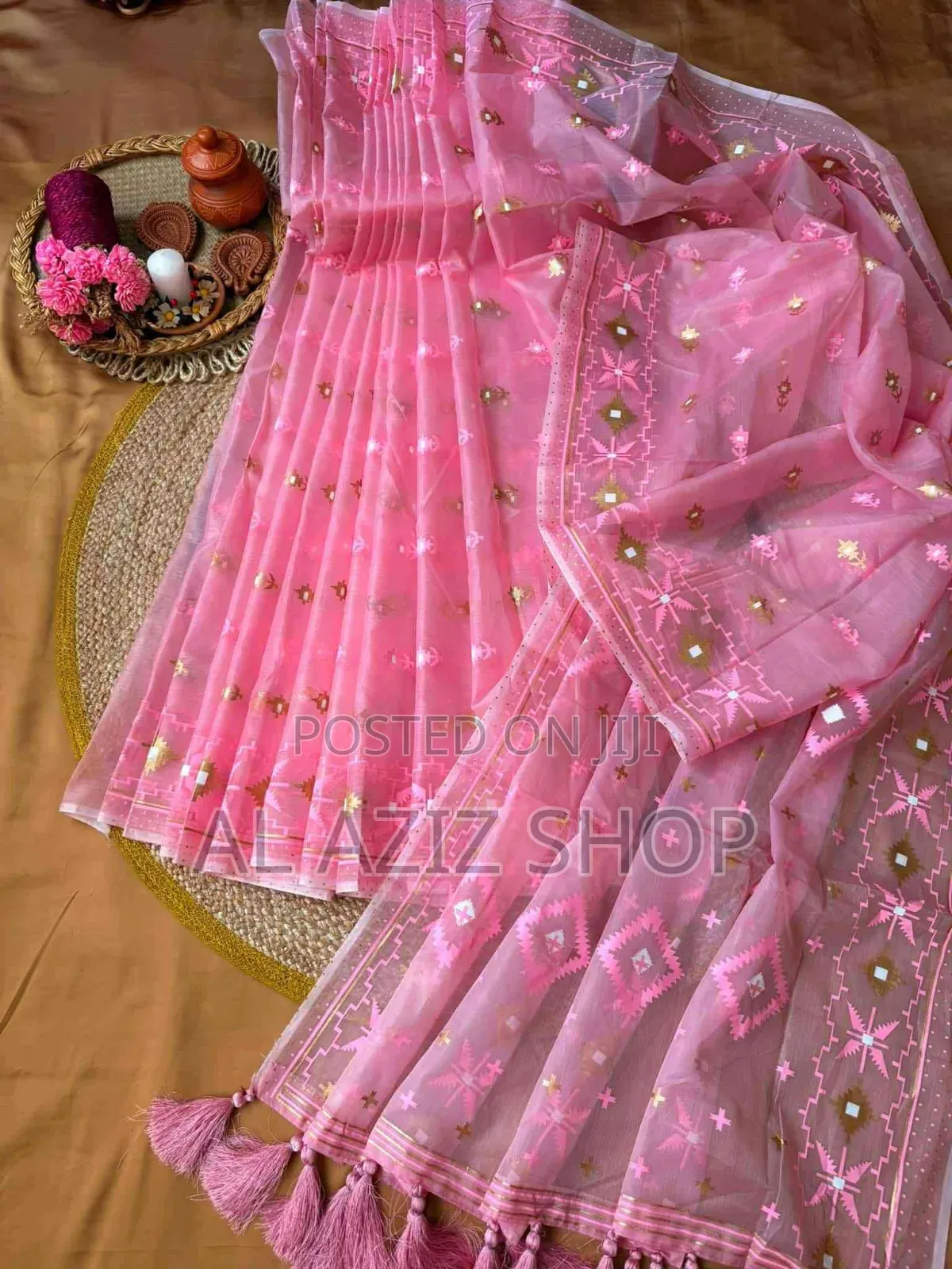 হাফ সিল্ক স্কিন প্রিন্ট এর শাড়ি 
ব্লাউজ পিচ সহ