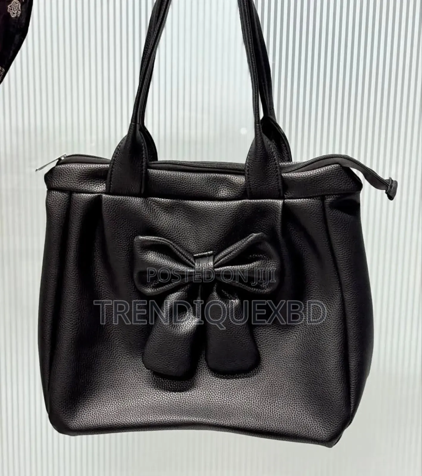 The Bow Chic Shoulder Bag – Elegance Meets Everyday Comfort