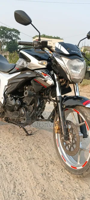 Photo - New Suzuki Bike 2017 Black