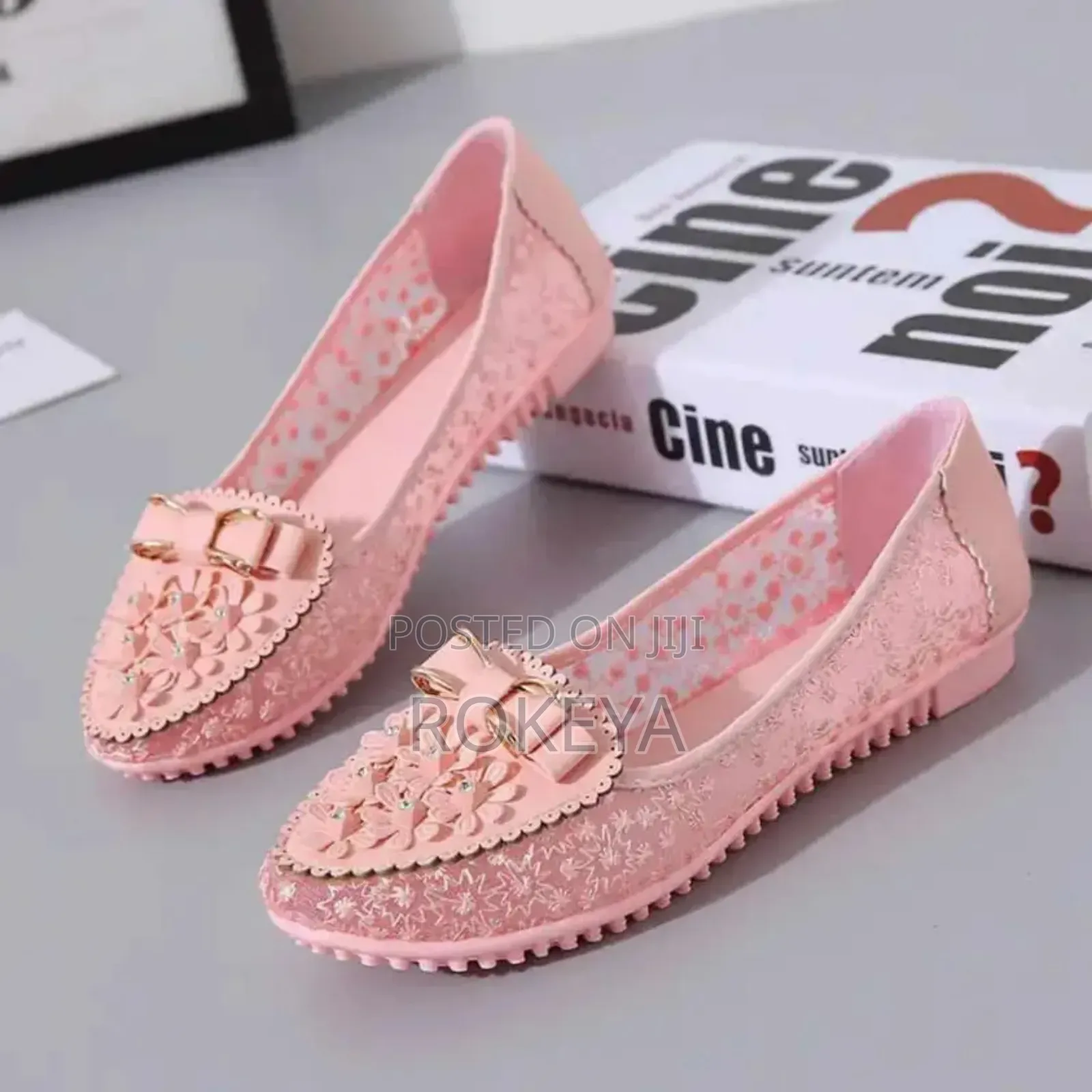 China Stylish Ladies Shoes