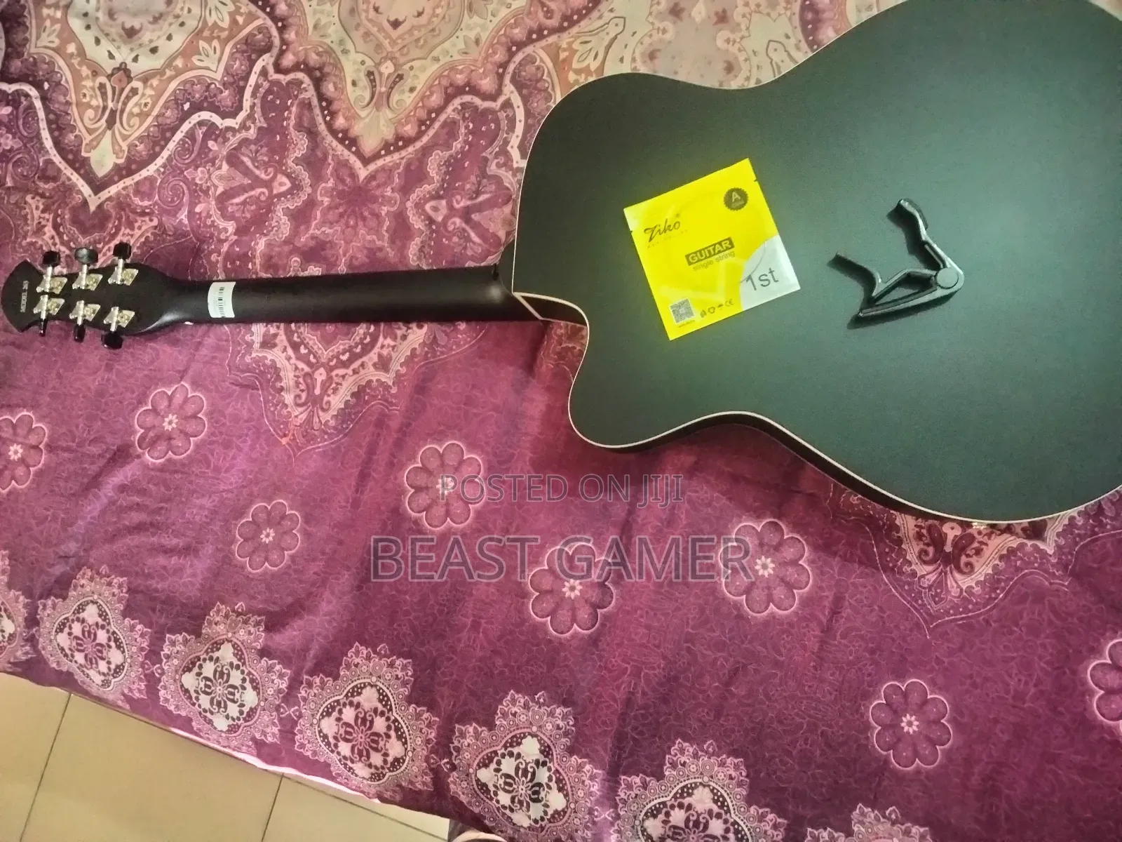 Signature Guitar Acoustic