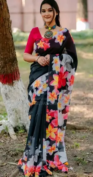 হাফ সিল্ক শাড়ী উইথ ব্লাউজ পিস