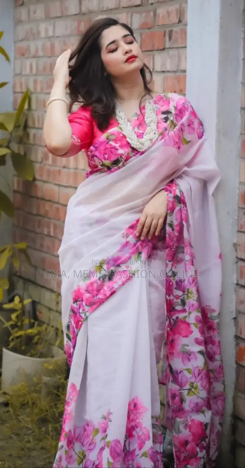 হাফ সিল্ক শাড়ী উইথ ব্লাউজ পিস