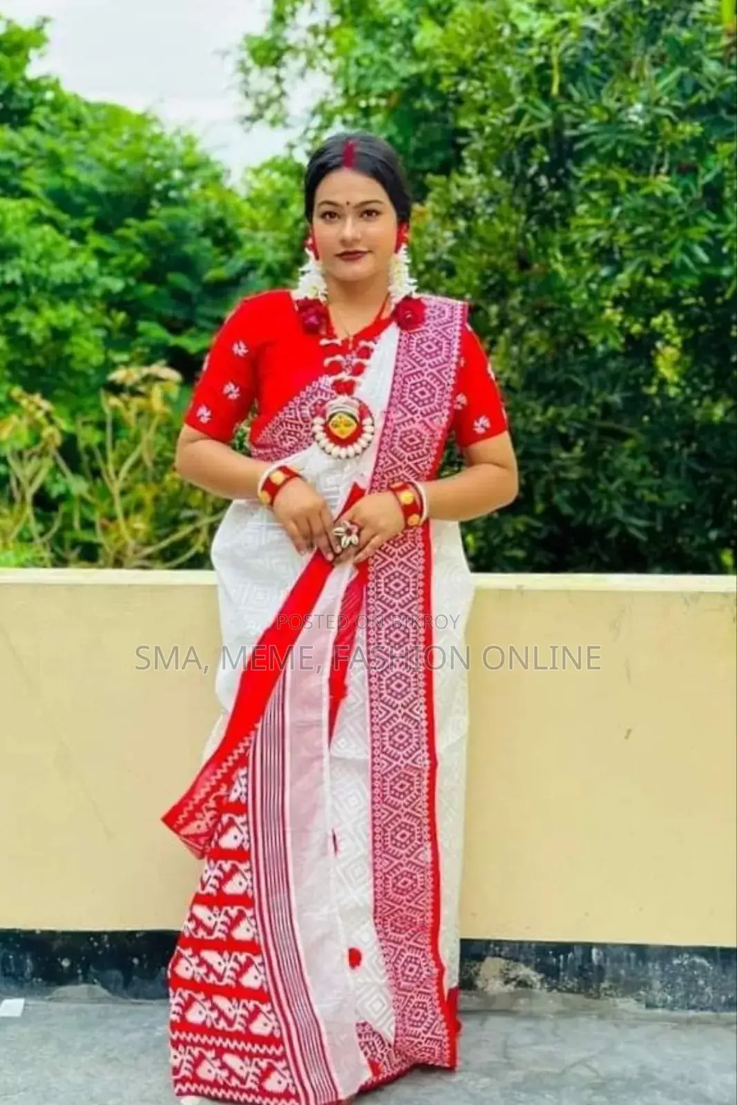 হাফ সিল্ক শাড়ী উইথ ব্লাউজ পিস