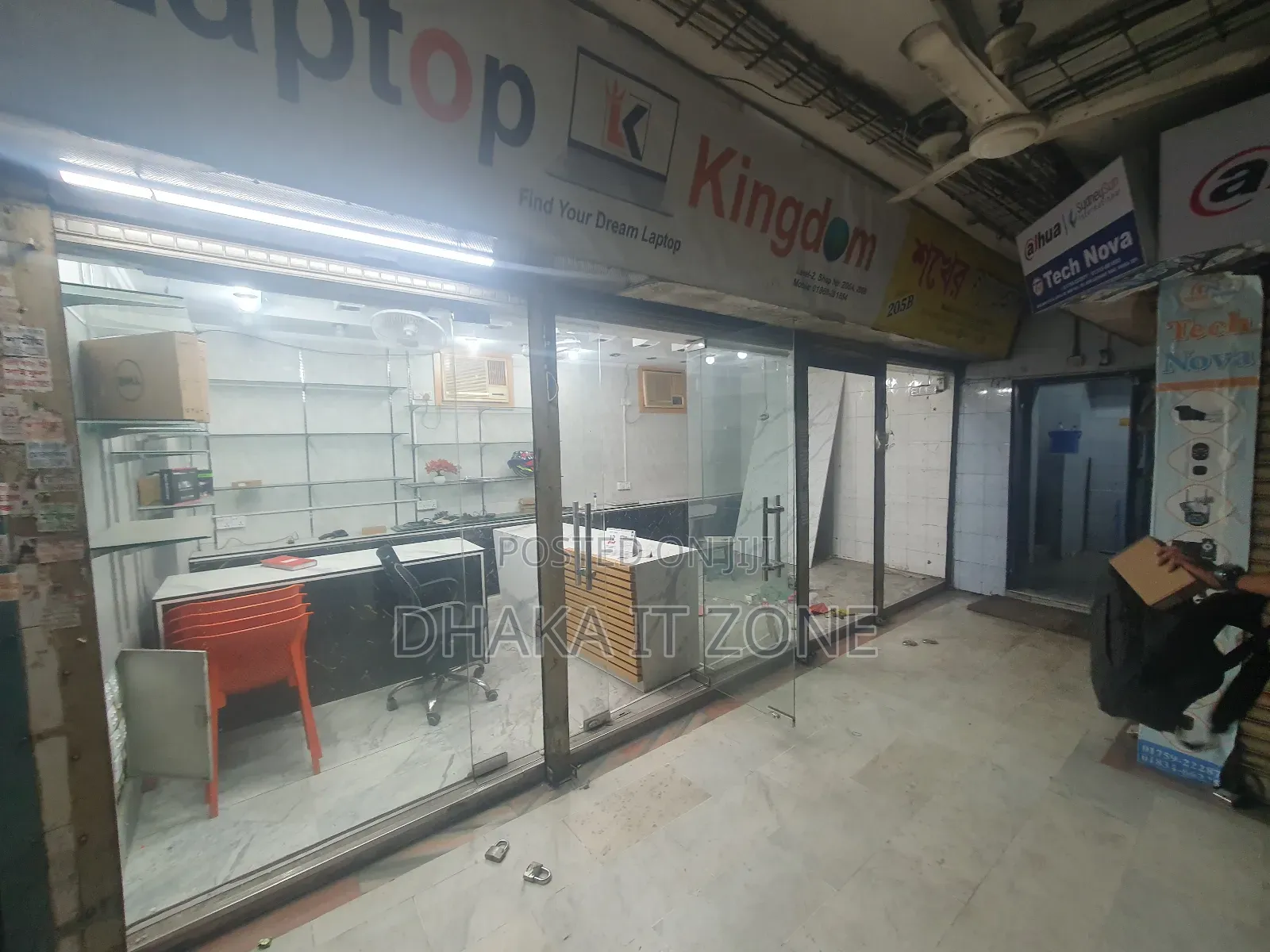 207 Sqt Computer Electronic Shop For Rent At Elephantroad