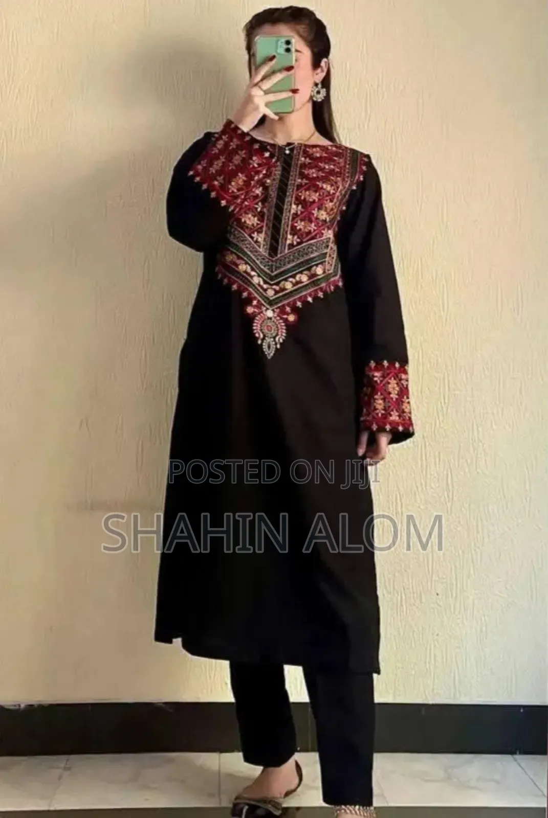 এলিগেন্ট ব্ল্যাক এম্বুডারি ২ পিস 