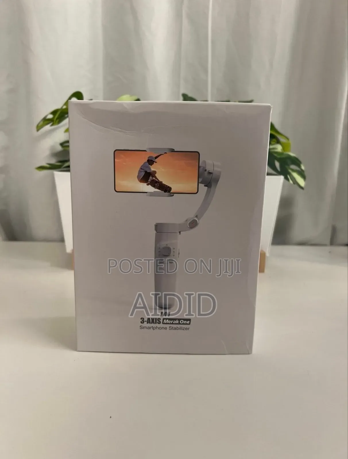 The M1 Gimbal Is a 3-Axis Handheld Stabilizer for Smartphones