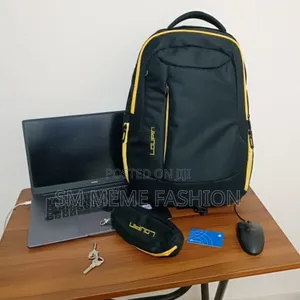 উচ্চতা এবং চওড়ায় : ১৮" X ১২"। এই ব্যাগটিতে