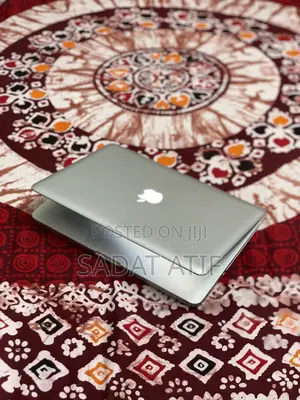 Laptop Apple MacBook 2012 8GB Intel Core I5 HDD 500GB