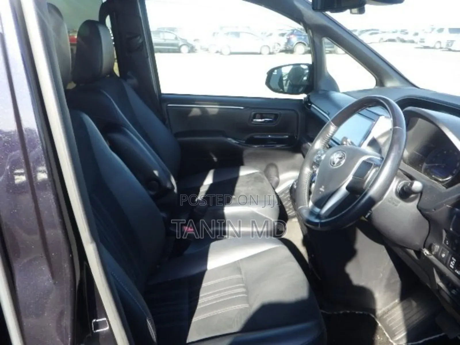 Toyota Esquire 2020 Purple