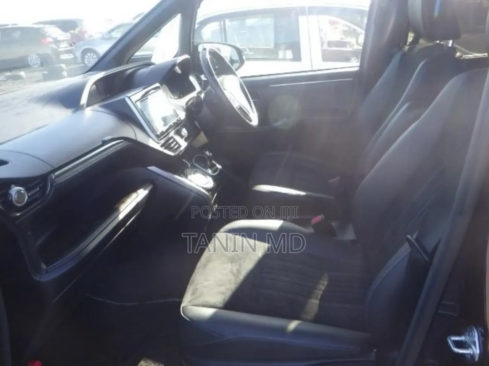 Toyota Esquire 2020 Purple