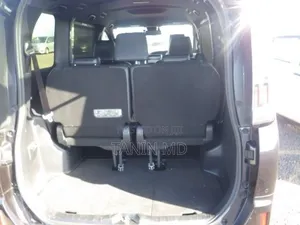 Toyota Esquire 2020 Purple