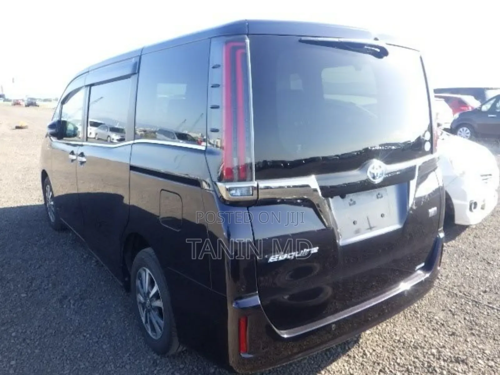 Toyota Esquire 2020 Purple