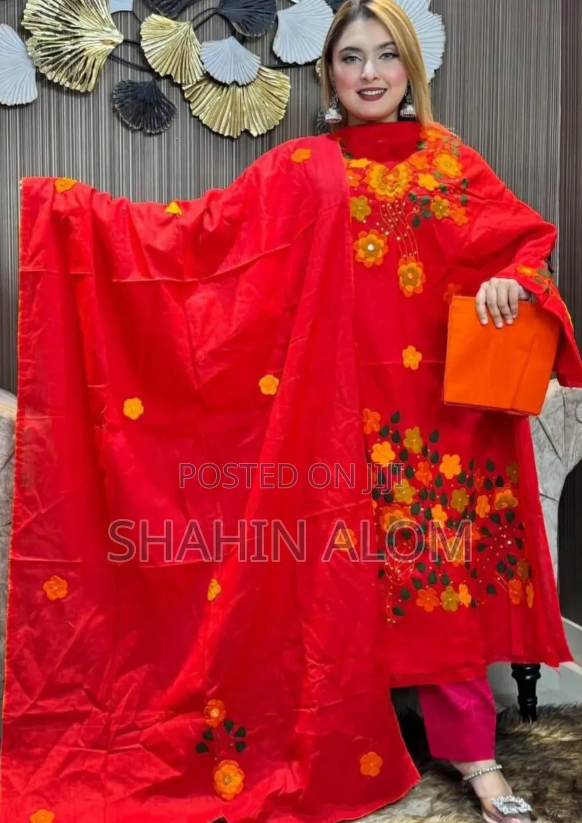 এ্যাপ্লিক কাজ করা থ্রি পিস ড্রেস