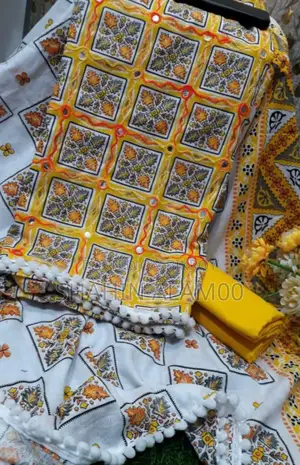সুতি থ্রী পিছ