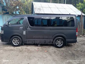 Toyota HiAce 2009 Black