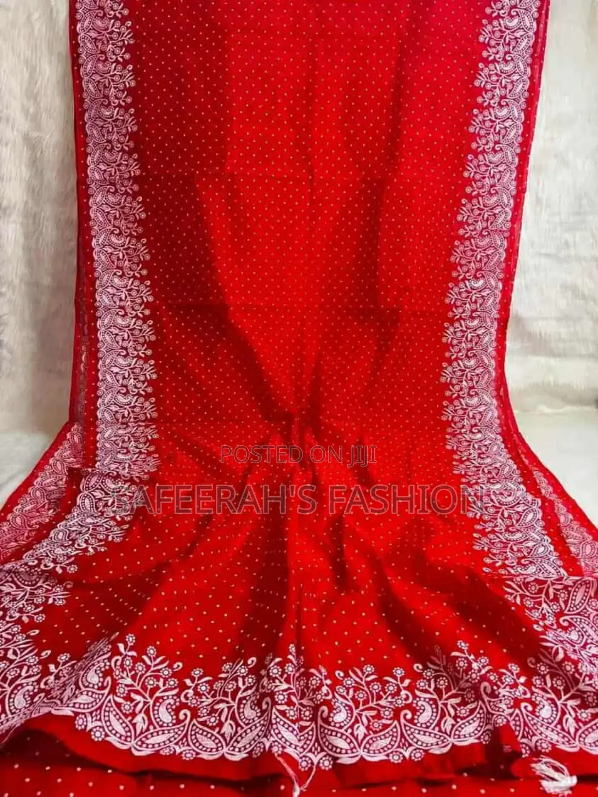 ডটেড স্ক্রিন প্রিন্ট শাড়ি St