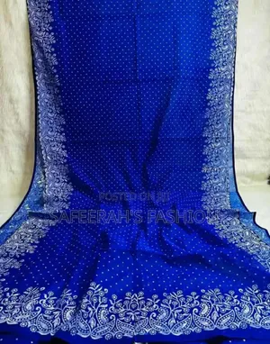 ডটেড স্ক্রিন প্রিন্ট শাড়ি St