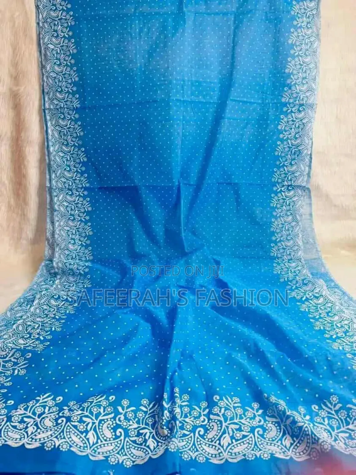 ডটেড স্ক্রিন প্রিন্ট শাড়ি St