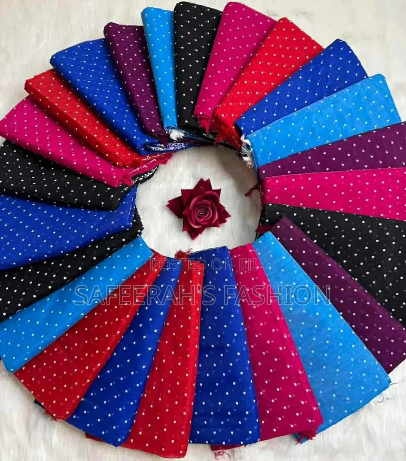 ডটেড স্ক্রিন প্রিন্ট শাড়ি St