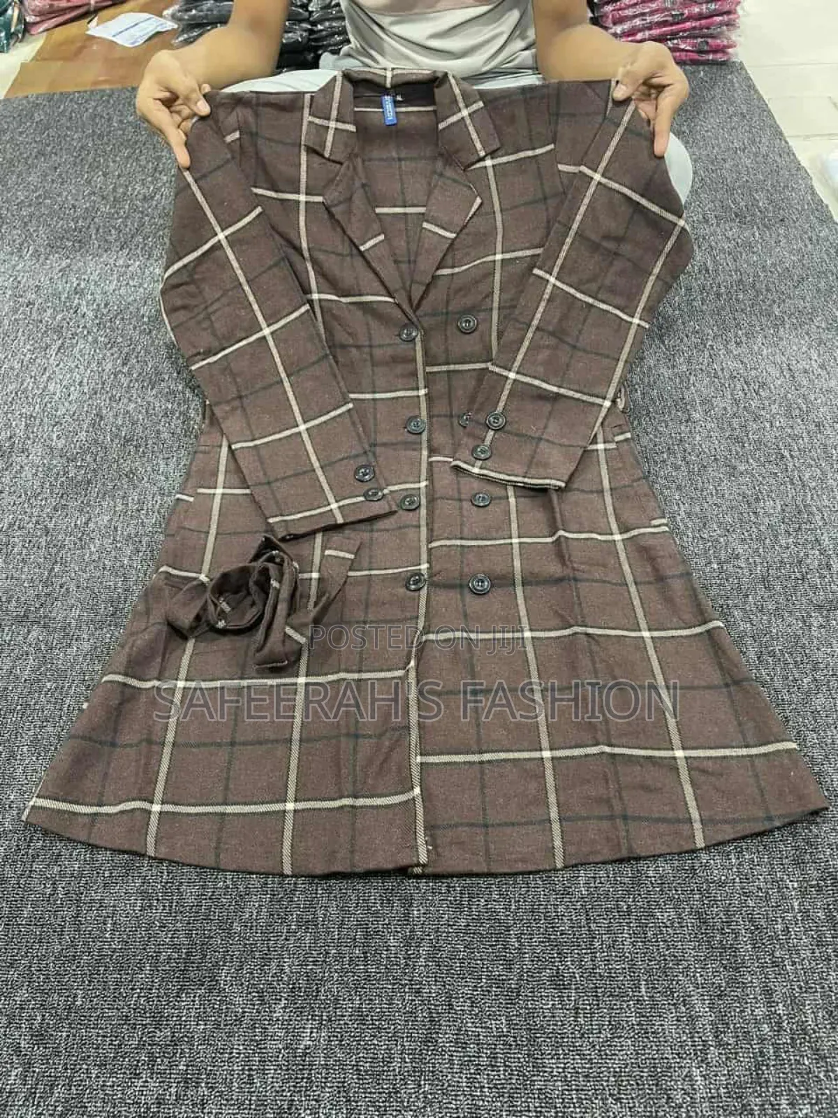 ফ্ল্যানেল কাপড়ের ওভারকোট R