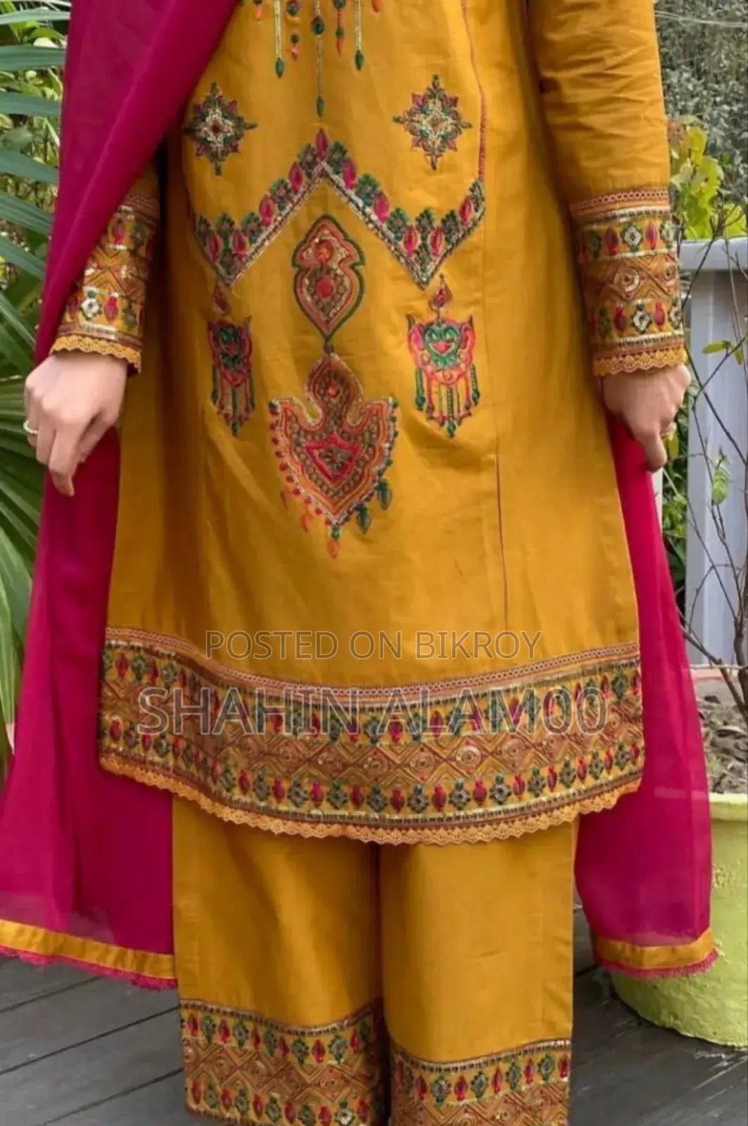এমব্রয়ডারি থ্রি-পিস