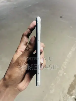 Apple iPhone 11 128 GB White