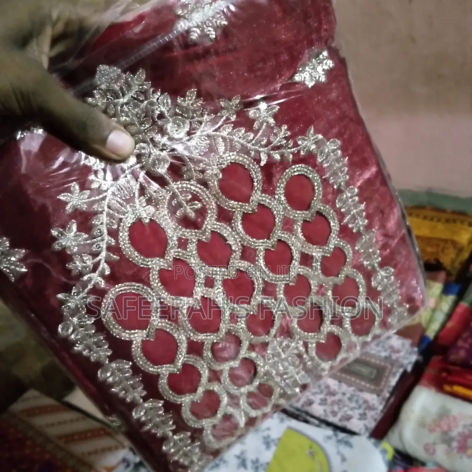 জর্জেট এমব্রয়ডারি পাকিস্তানী 3 পিস
Lif