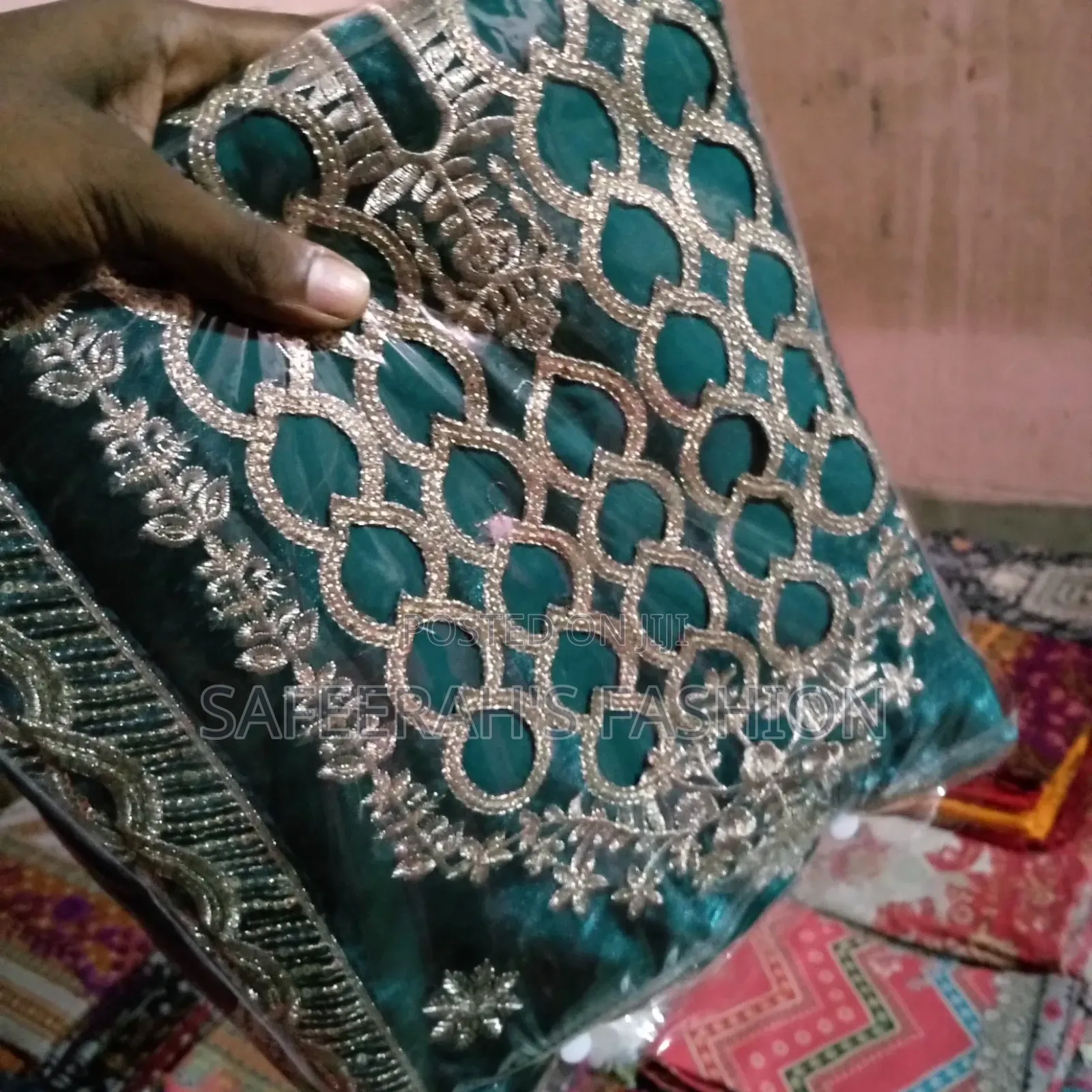 জর্জেট এমব্রয়ডারি পাকিস্তানী 3 পিস
Lif