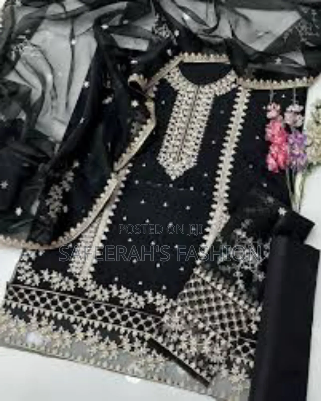 জর্জেট এমব্রয়ডারি পাকিস্তানী 3 পিস
Lif