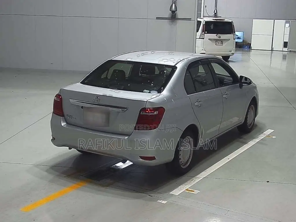 Toyota Axio 2020 Silver