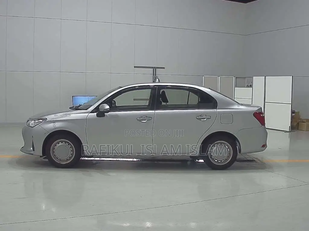 Toyota Axio 2020 Silver