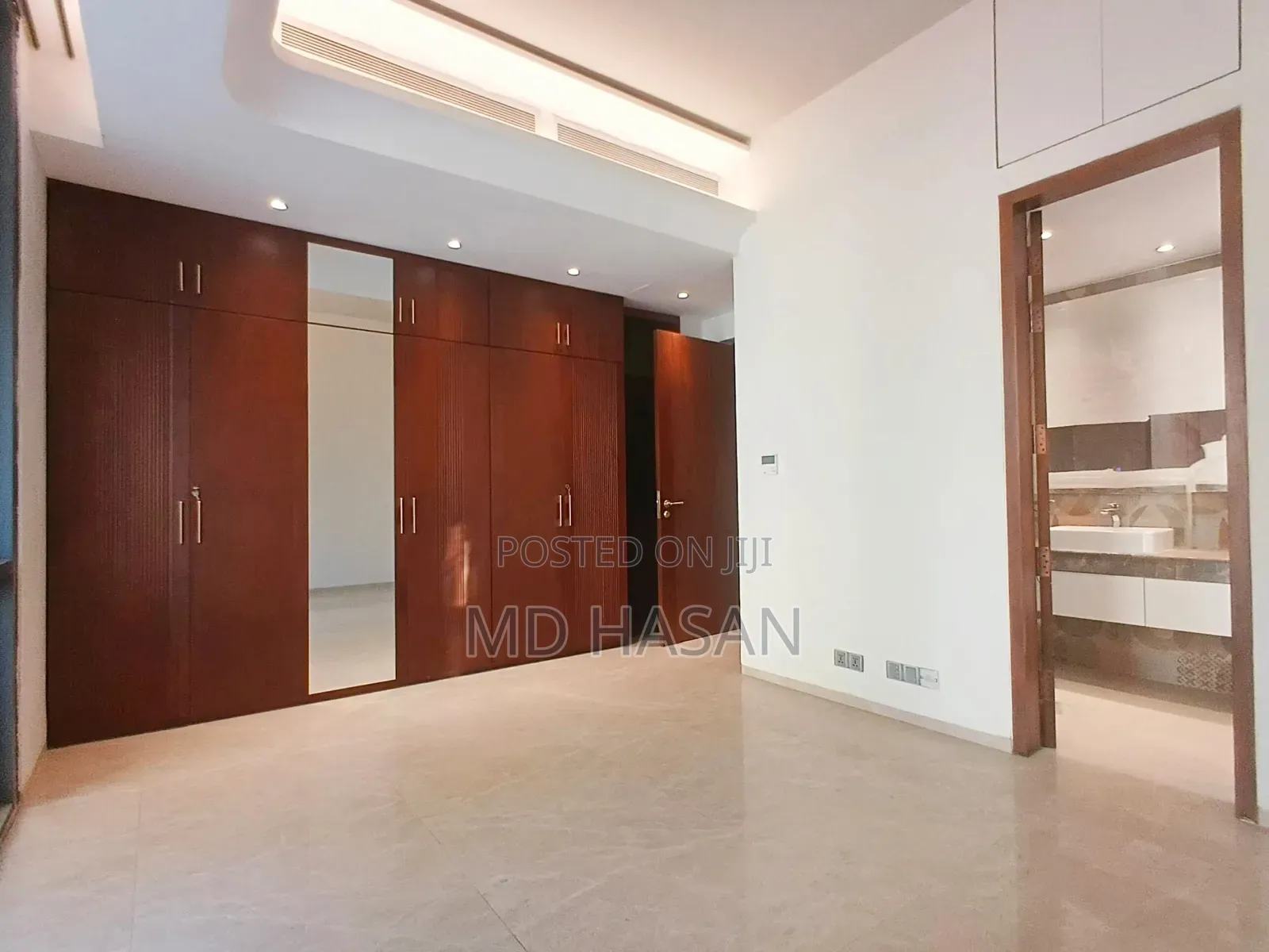 4bdrm Apartment in Semi Furbished for Rent