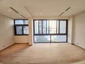 4bdrm Apartment in Semi Furbished for Rent