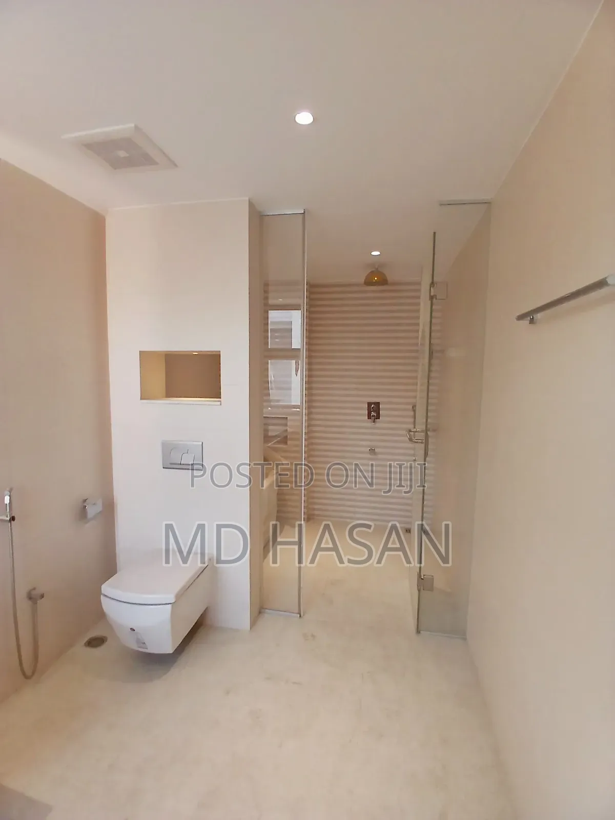 4bdrm Apartment in Semi Furbished for Rent