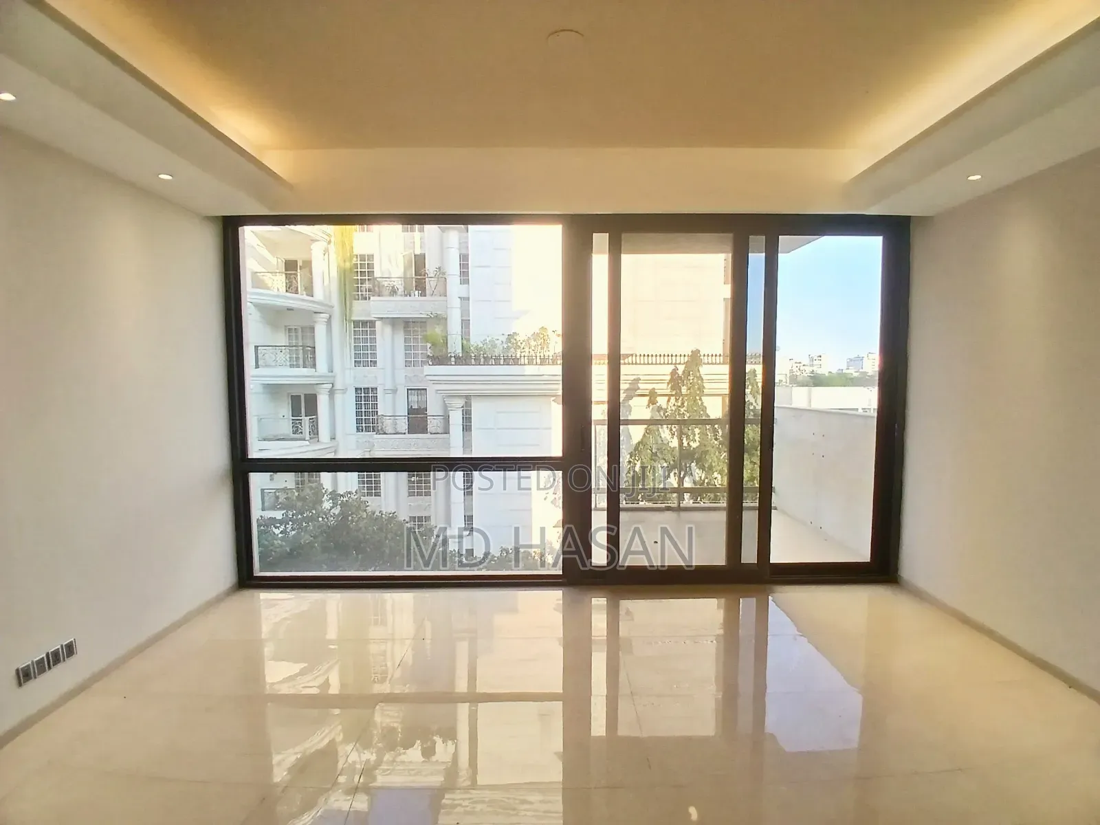 4bdrm Apartment in Semi Furbished for Rent