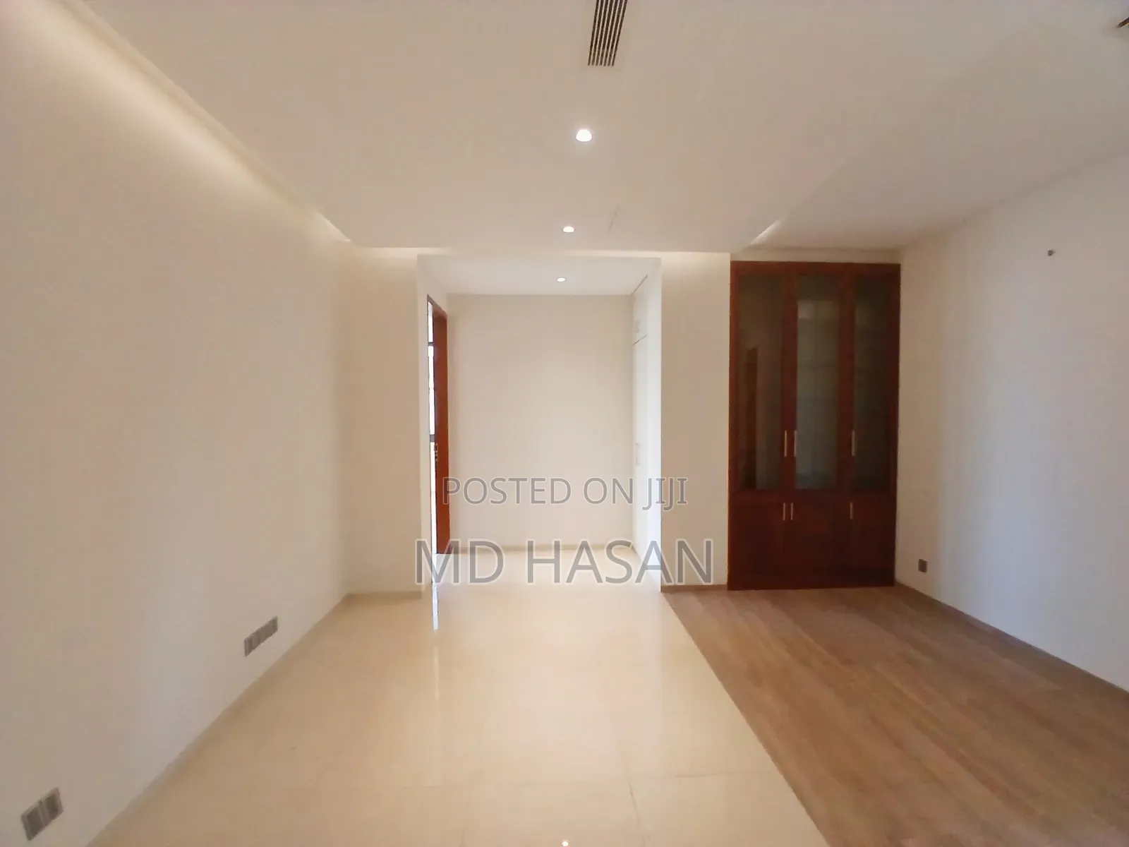 4bdrm Apartment in Semi Furbished for Rent