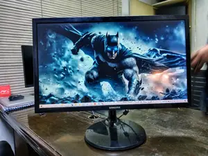 Photo - Samsung 19” Hd Led Monitor – Eye Saver | Wall Mount Supported