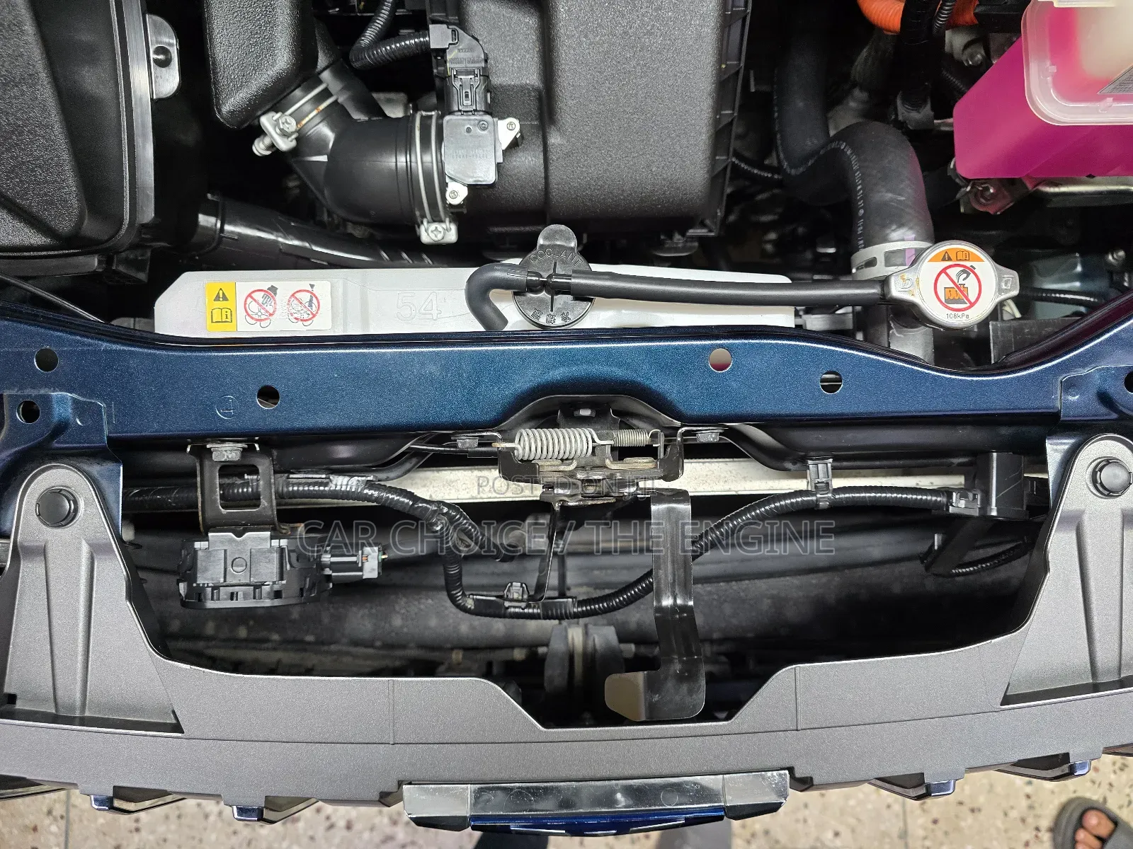 Toyota Esquire 1.8 FWD Hybrid (7 Seater) 2020 Blue