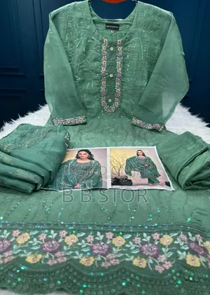 Photo - Pakistani White Gold Jorjet Three Peace