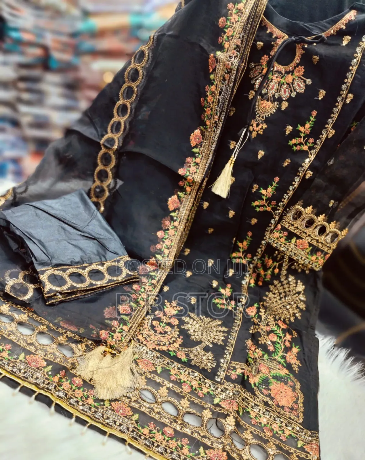 Pakistani Design 4-Piece Sada Bahar Tissue Set