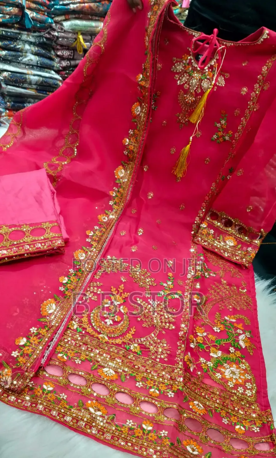 Pakistani Design 4-Piece Sada Bahar Tissue Set