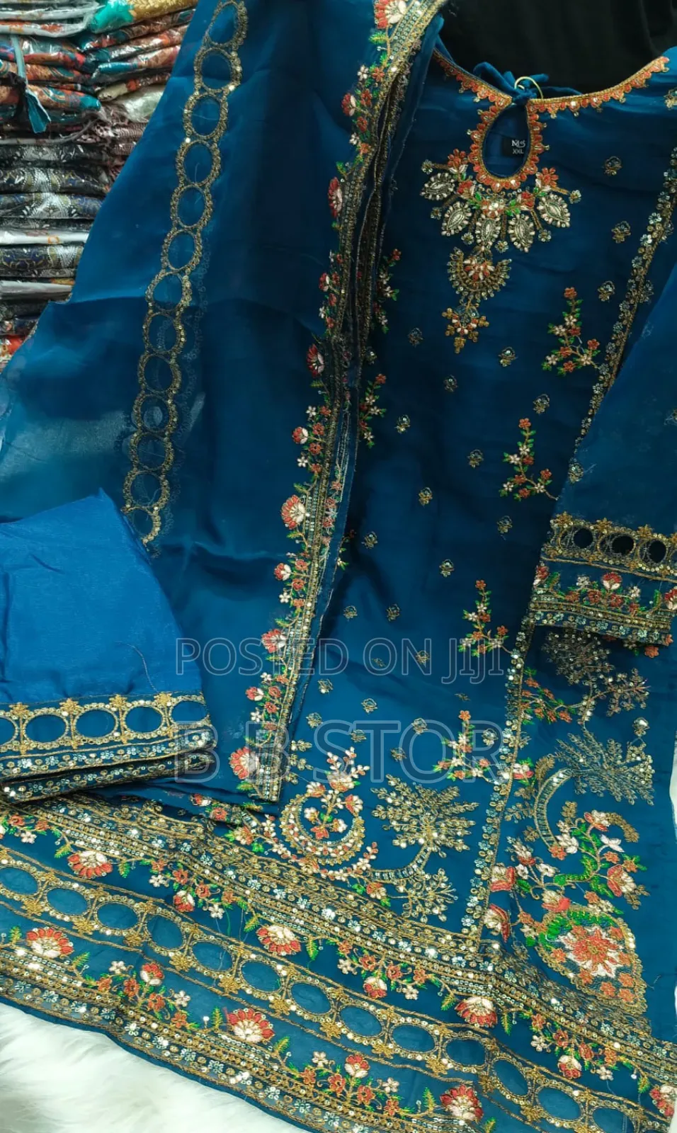 Pakistani Design 4-Piece Sada Bahar Tissue Set