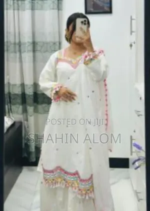 Photo - ট্রেন্ডি কটন গারারা সেট! 