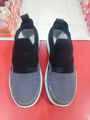 Ladies Fashionable Running Shoes.