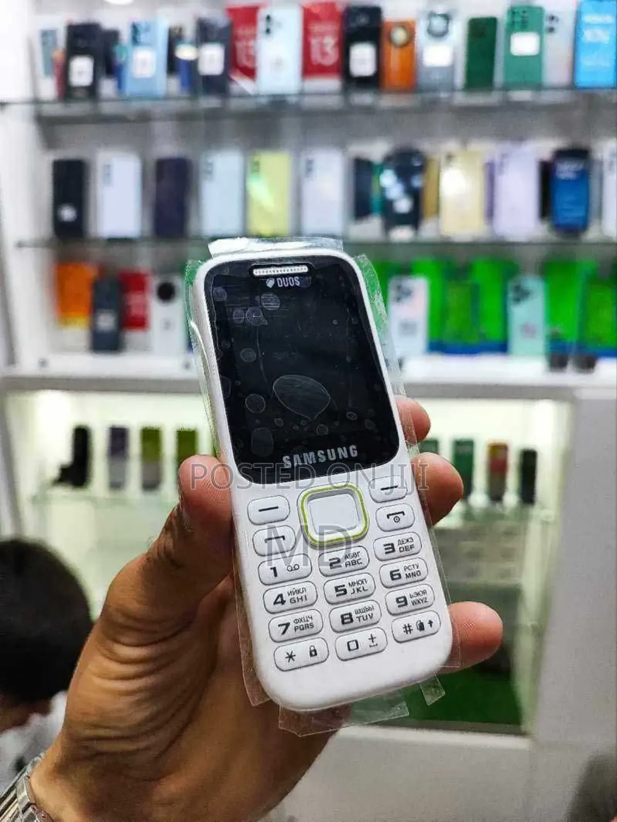 New Samsung Guru Music 2 Black