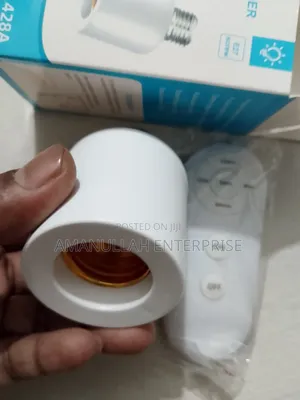 Wireless Lamp Holder With a Remote Control an E27 Screw Socket.
