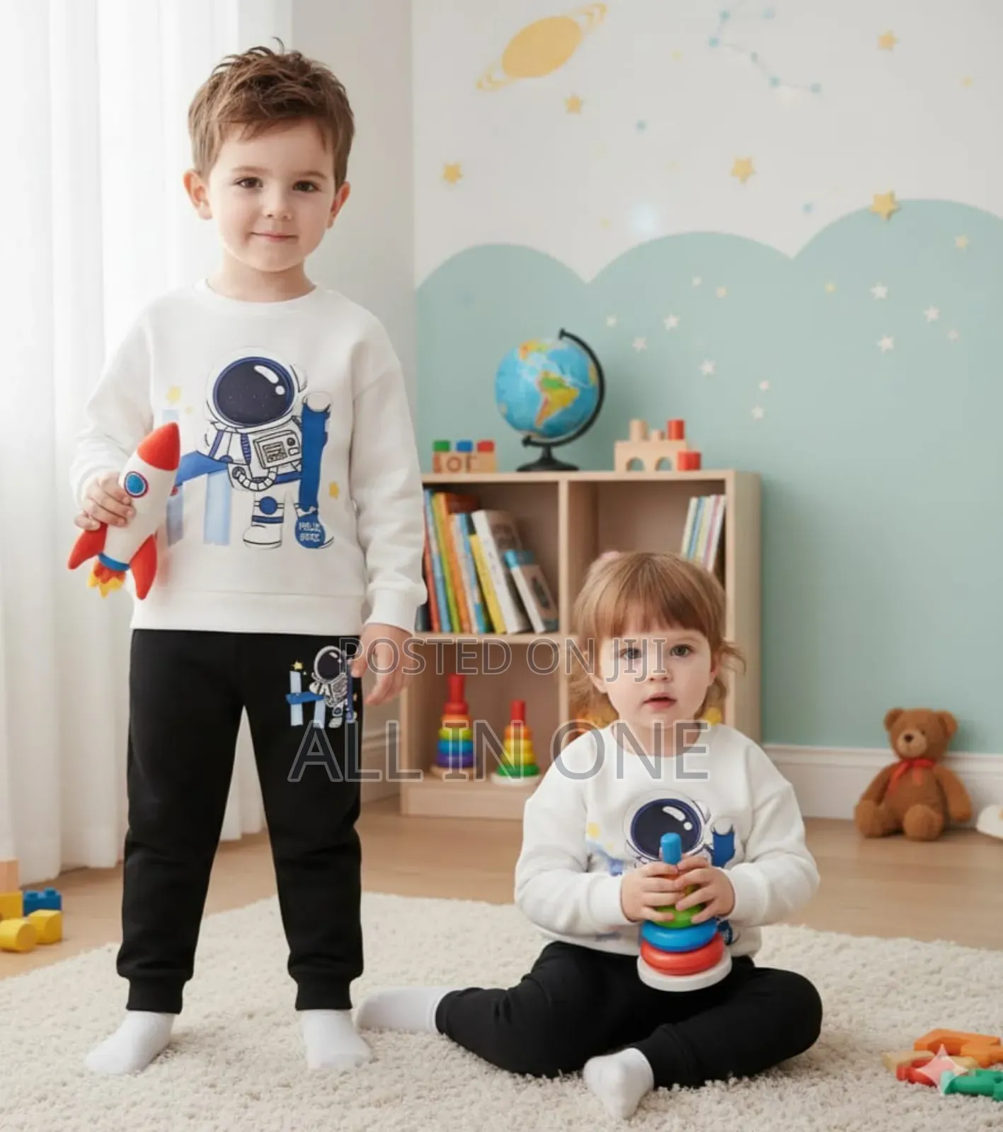 Kids Sweatshirt and Trouser Set High Quality