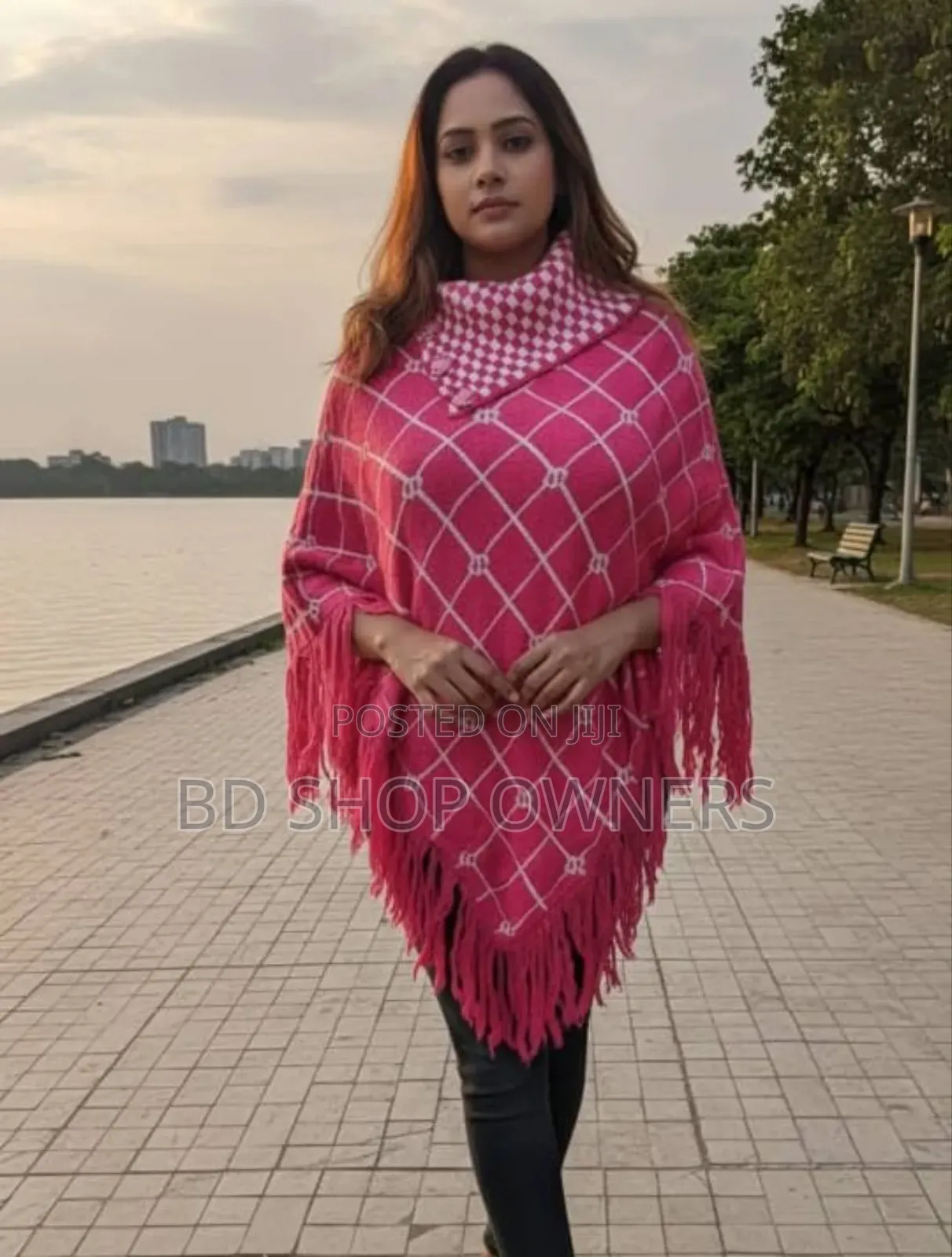 স্টাইল আর কমফোর্ট—দুটোই একসাথে!
এই প্রিমিয়াম কোয়ালিটির পঞ্চুটি পরলে