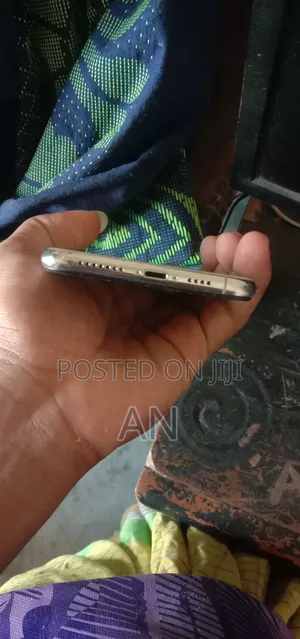 Apple iPhone XS Max 64 GB White